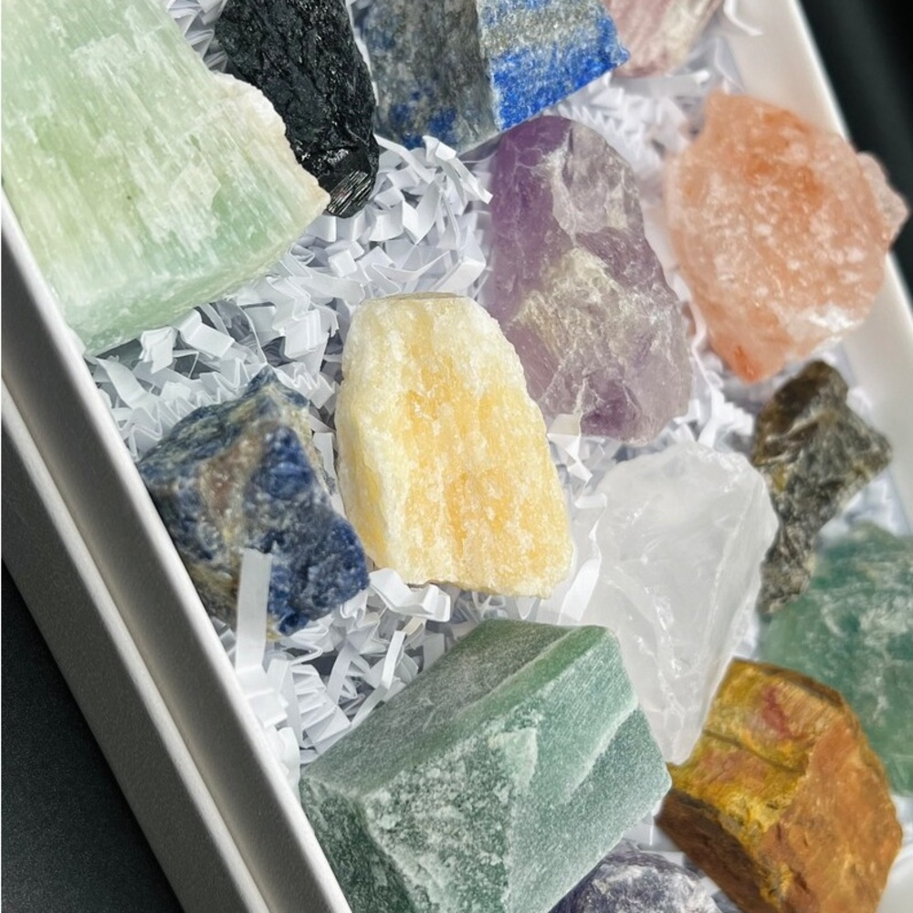 Mixed Box Mystery Crystal Gift Set - Picture 3 of 7